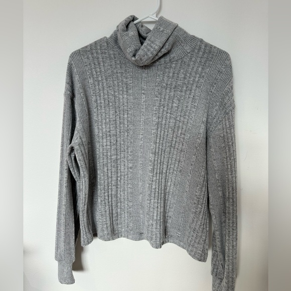 SHEIN Rolled Neck Rib-Knit Tee - Picture 6 of 6